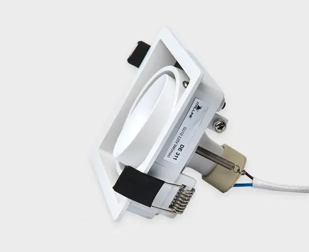 Точечный светильник Italline DE-311 white — белый, ракурс 5