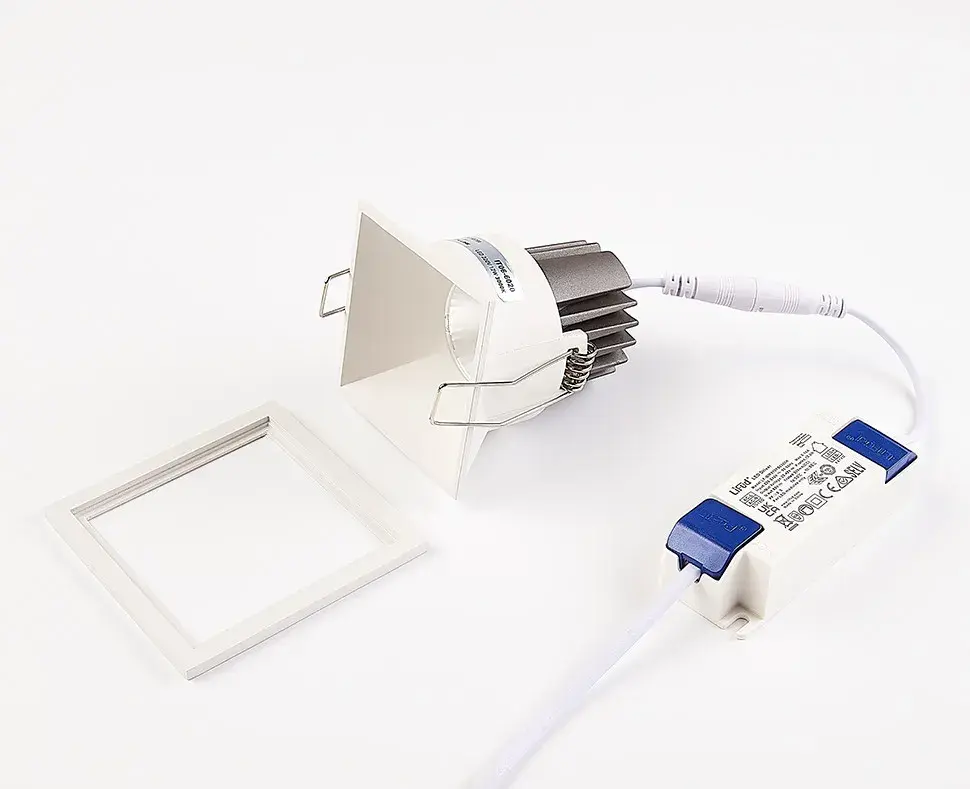 Точечный светильник Italline IT06-6020 white 3000K + IT06-6021 white — белый, ракурс 6