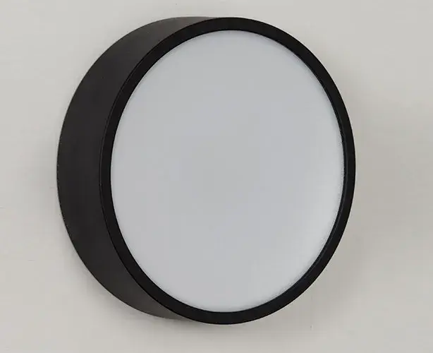 Точечный светильник Italline M04-525-125 black 4000K — черный, ракурс 4