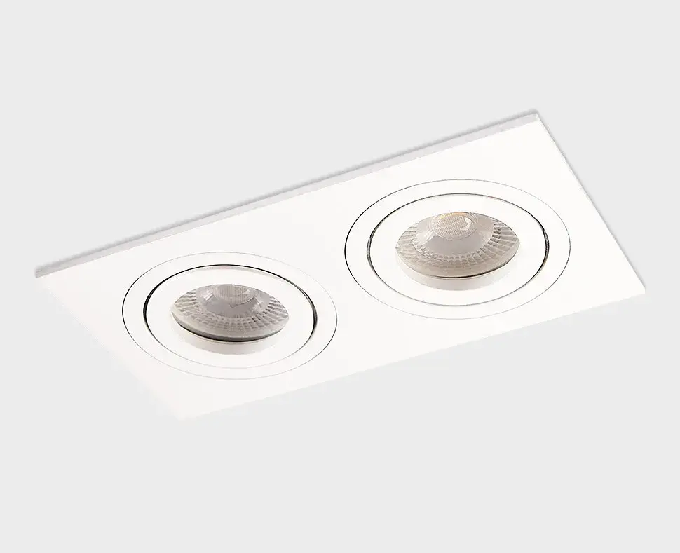 Точечный светильник Italline SAG203-4 white/white — белый, ракурс 2