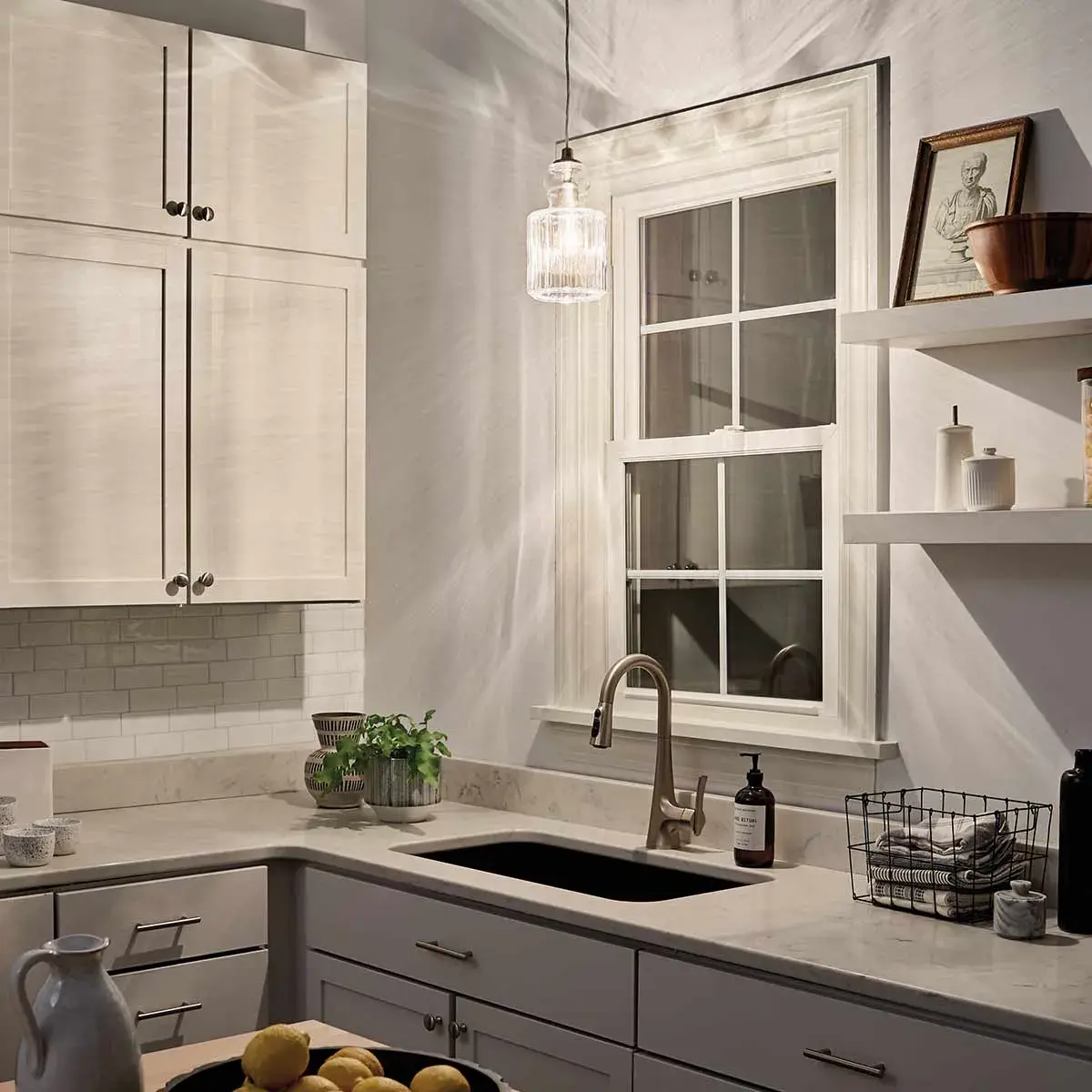 Светильник Kichler KL-RIVIERA-P-B — хром, ракурс 9