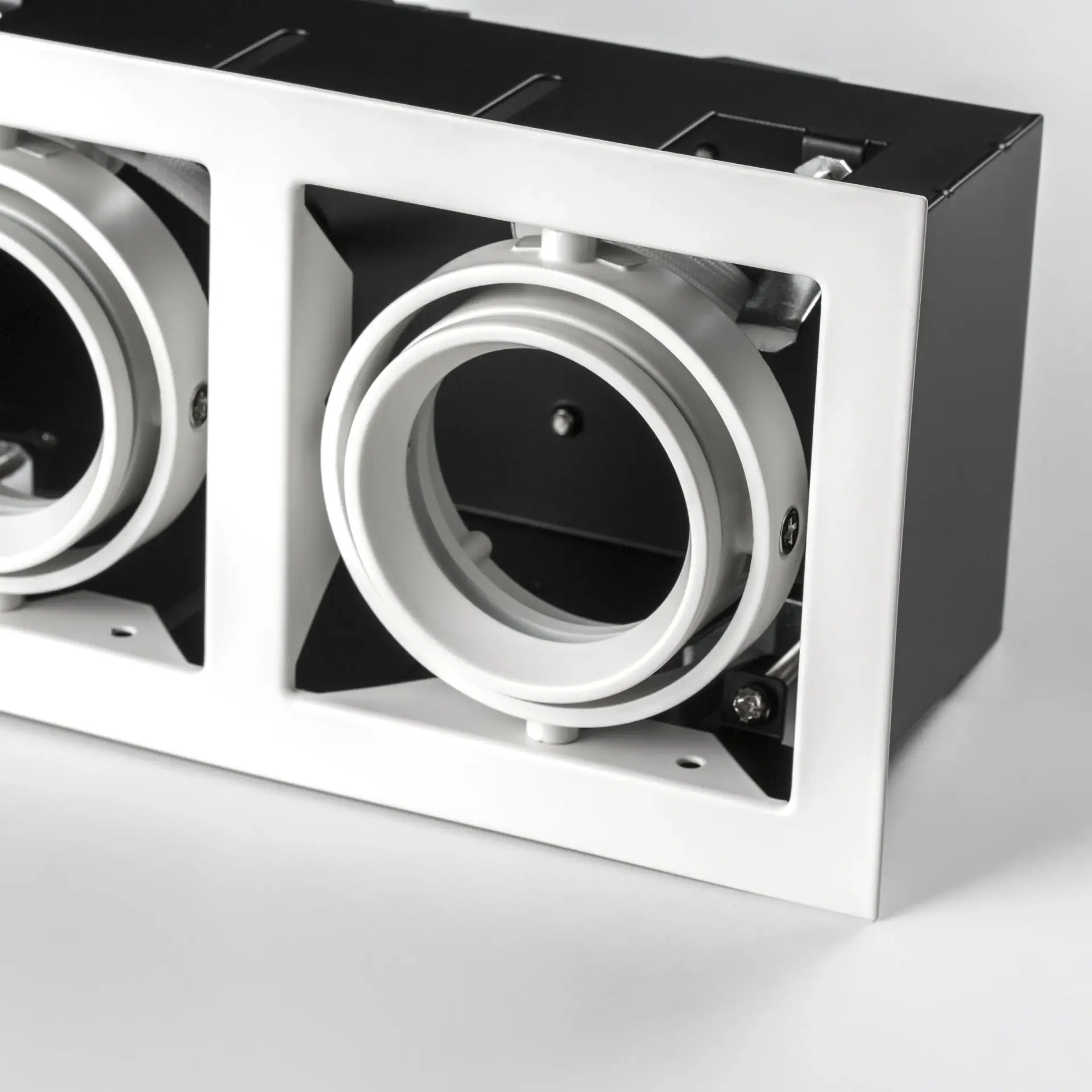 Точечный светильник Lightstar 214020 CARDANO — белый, ракурс 2