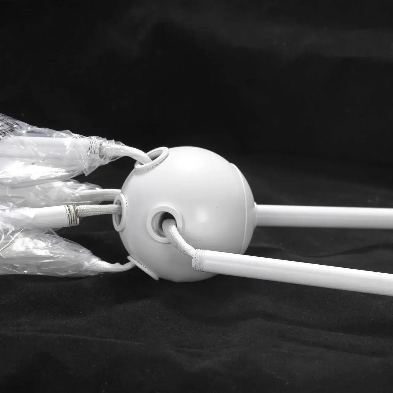 Люстра Lussole LSP-8268-CL КЕННЕР — белый, ракурс 3