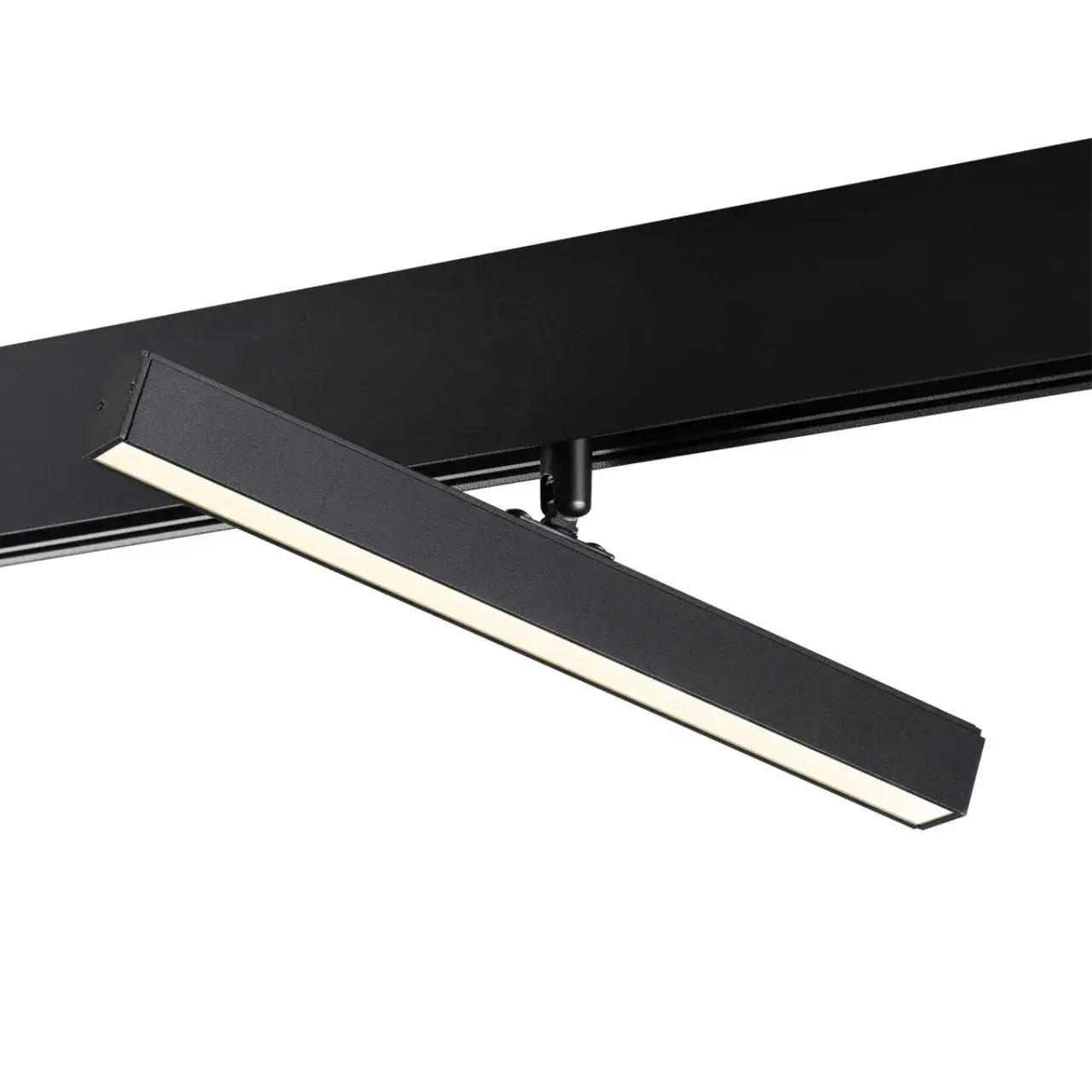 Потолочный светильник Novotech матовый черный, длинный прямоугольный корпус и белый акриловый рассеиватель, ракурс 3