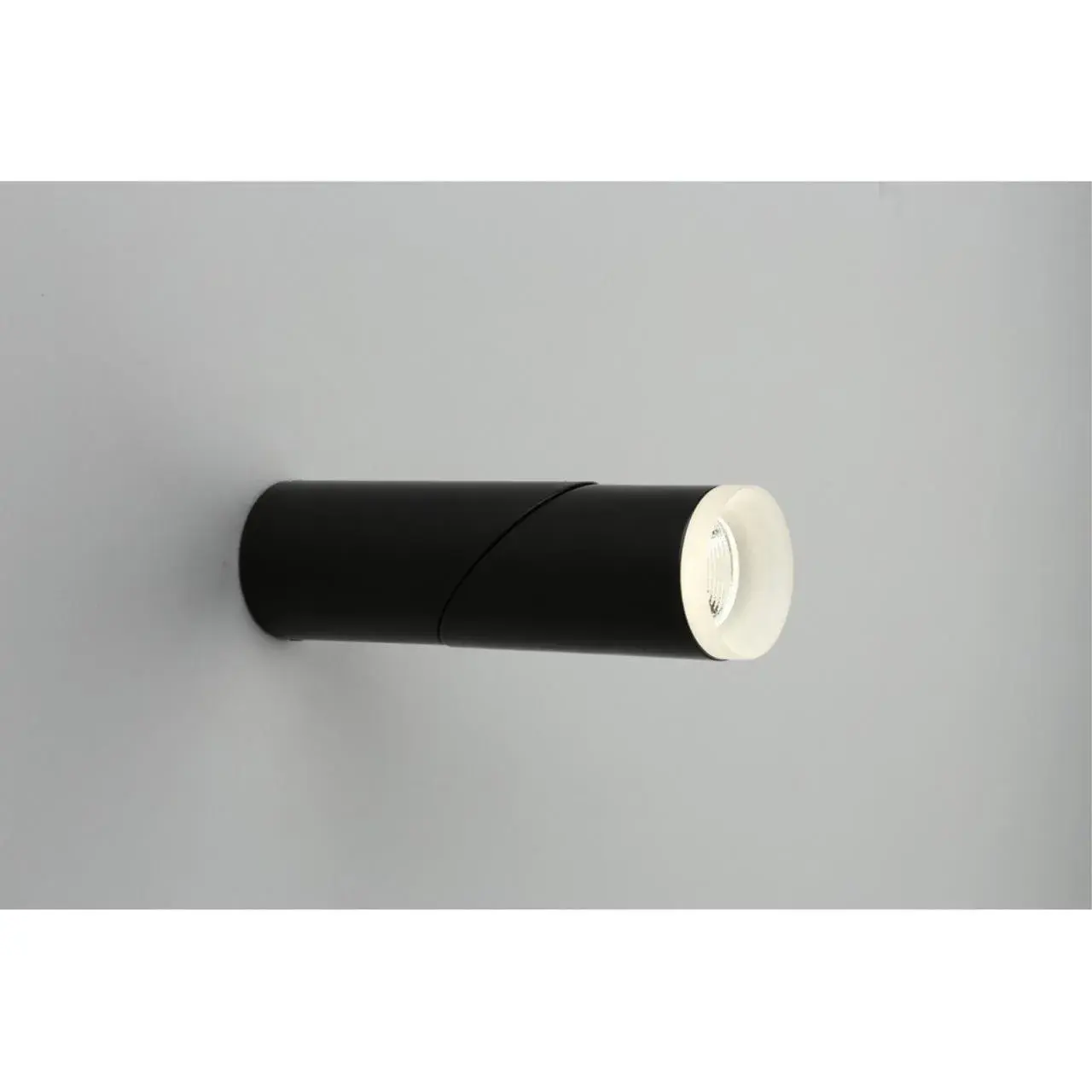 Точечный светильник Omnilux OML-100219-10 ULTIMO — черный, ракурс 4